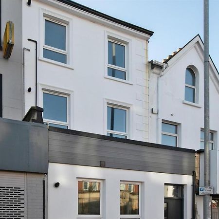 Central Belfast Modern Apartment Great Location Free Parking מראה חיצוני תמונה