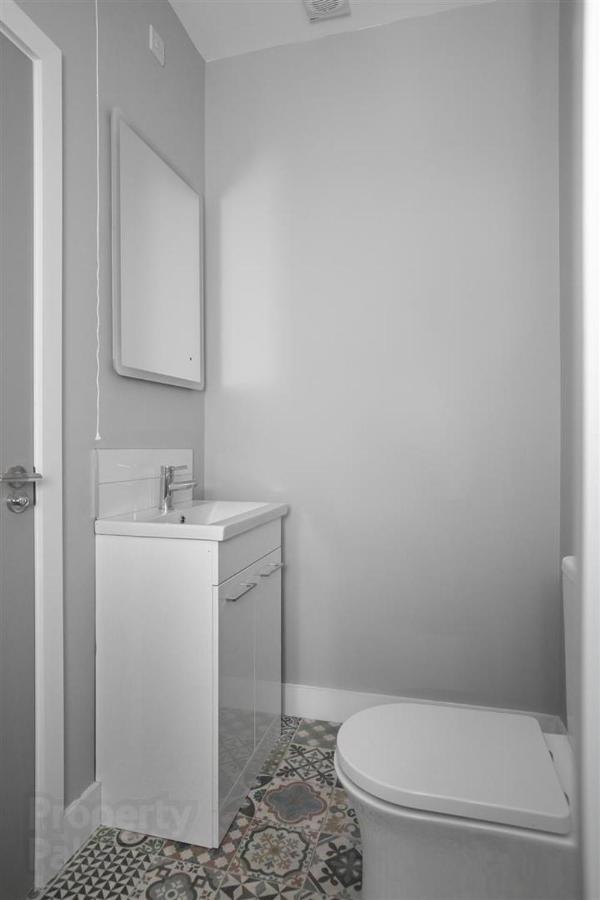 Central Belfast Modern Apartment Great Location Free Parking מראה חיצוני תמונה
